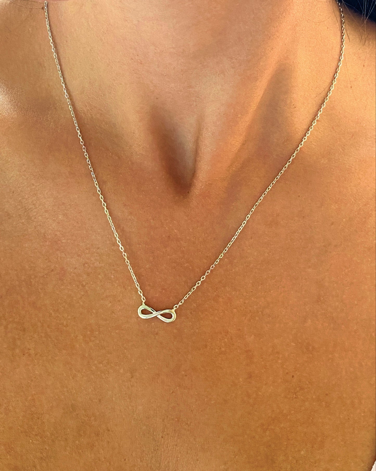 Infinity Necklace Silver