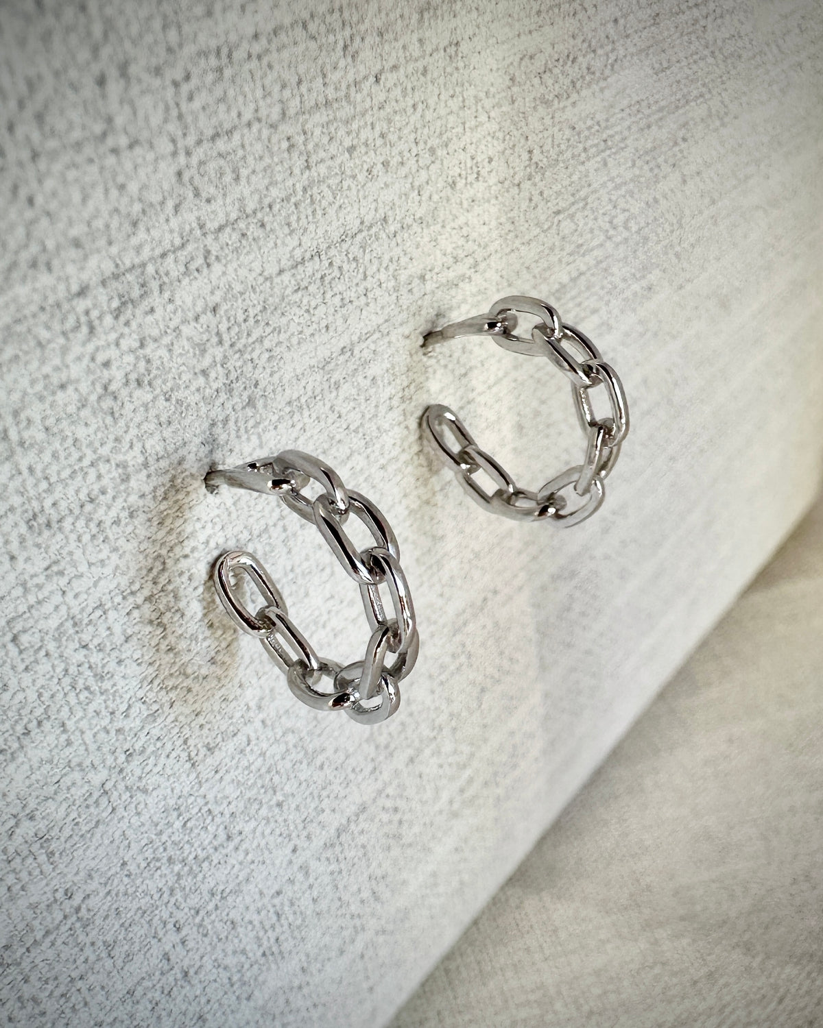 Silver Chain-Link Hoop Earrings – Modern Look – Candella Jewellery