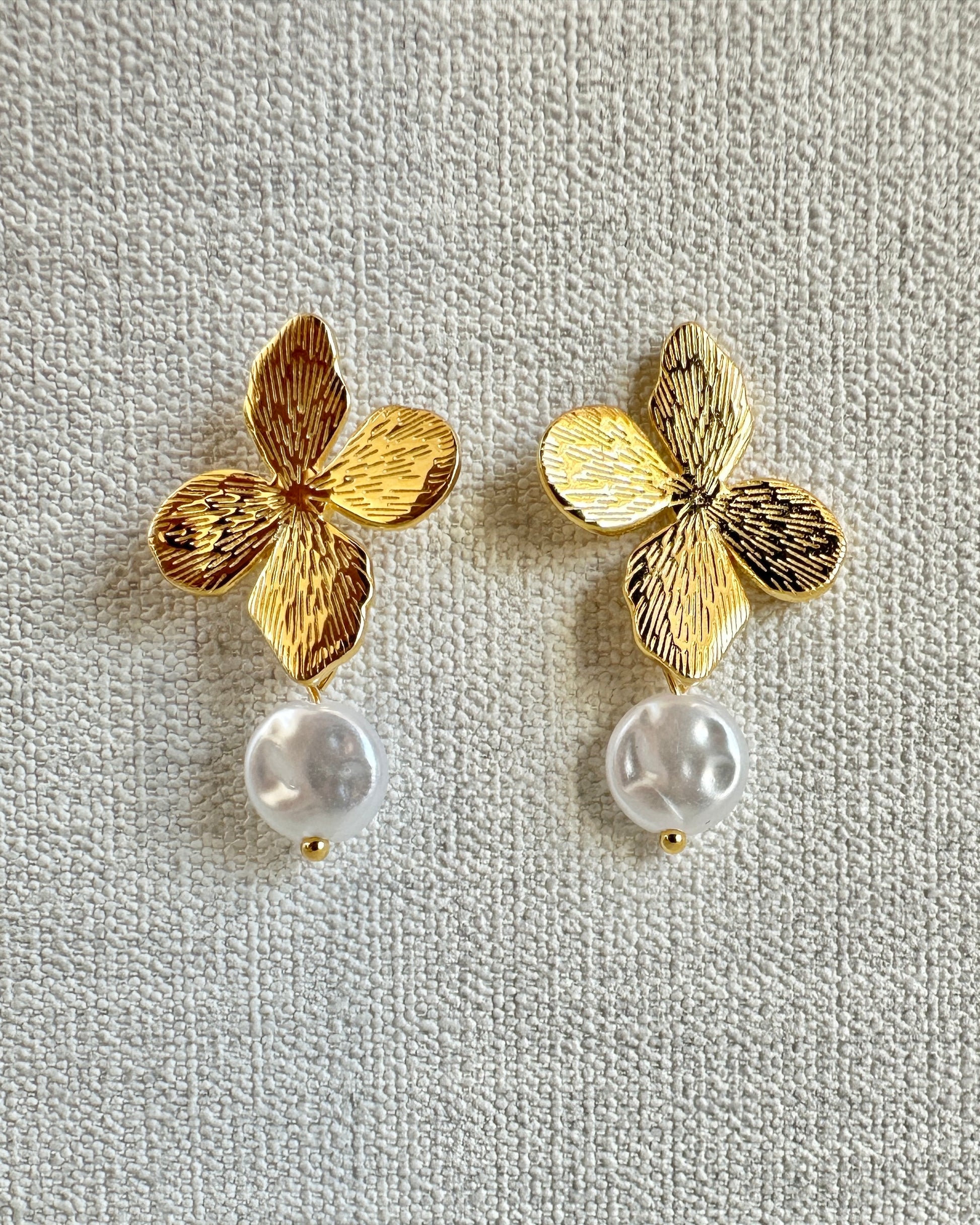 Candella Flower Clover Pearl Drop Earrings Gold