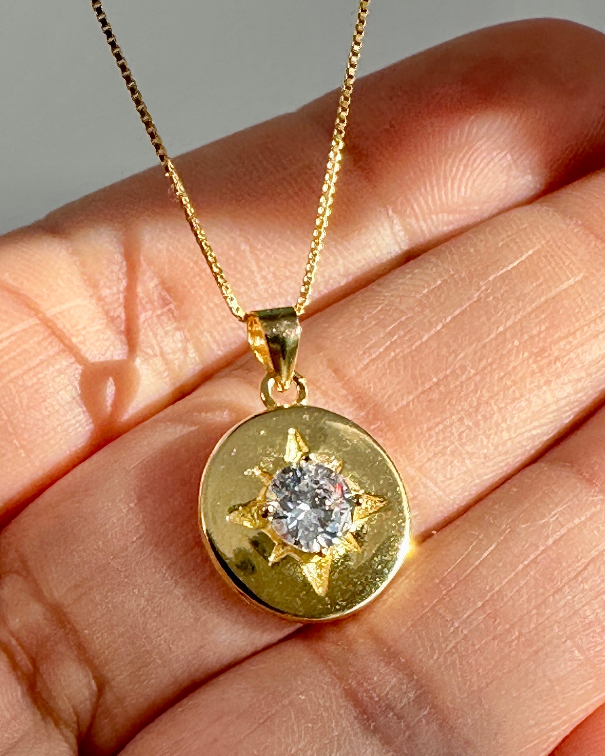 Candella North Star Pendant Necklace Gold